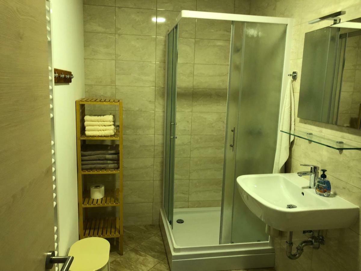 Apartma Linhartov trg Radovljica Exterior foto